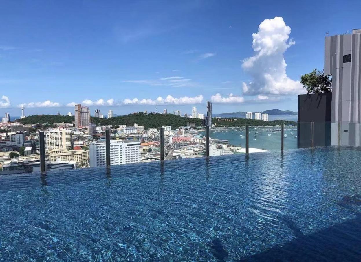 The Base Apartment Pattaya Ngoại thất bức ảnh