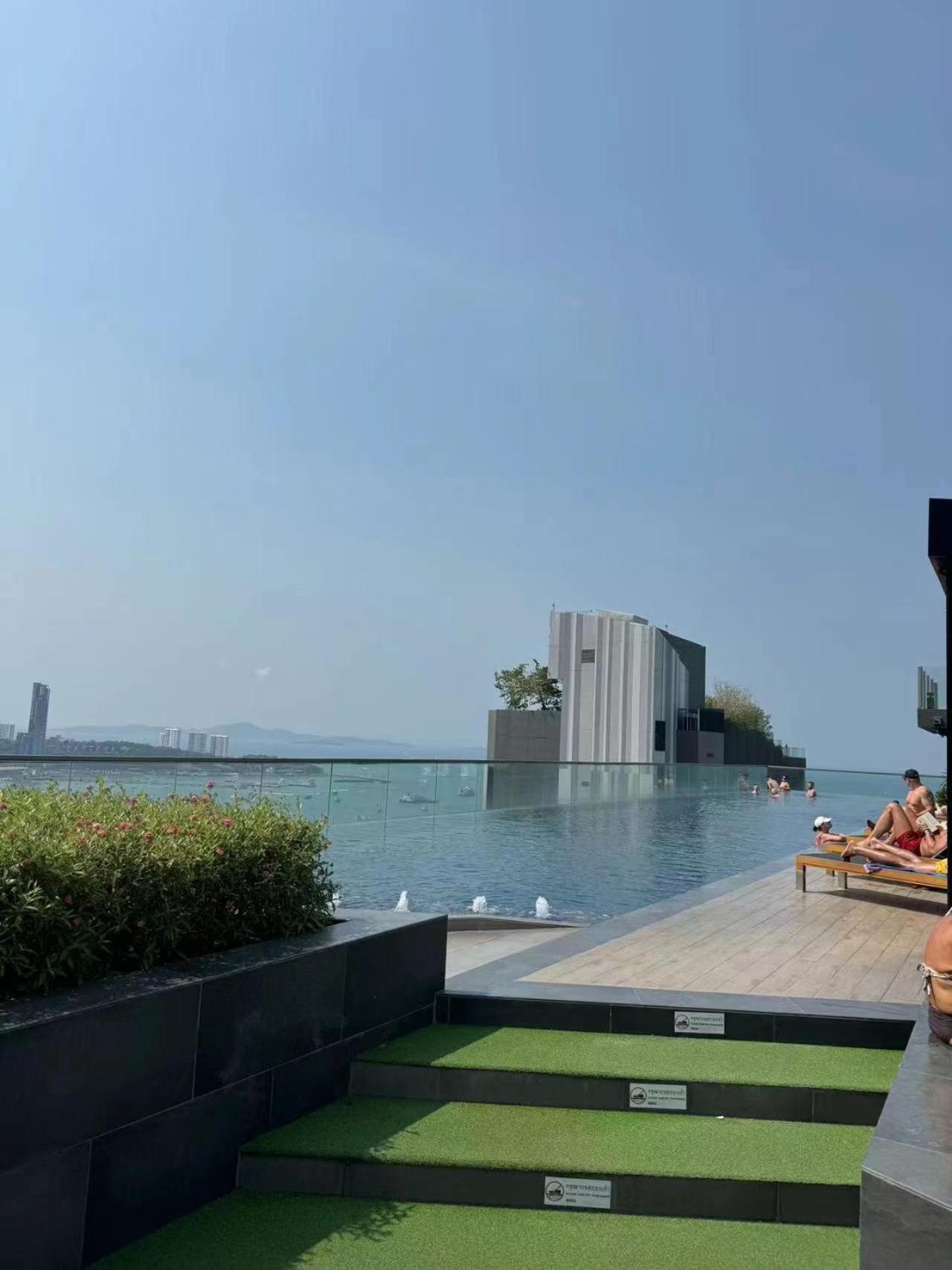 The Base Apartment Pattaya Ngoại thất bức ảnh