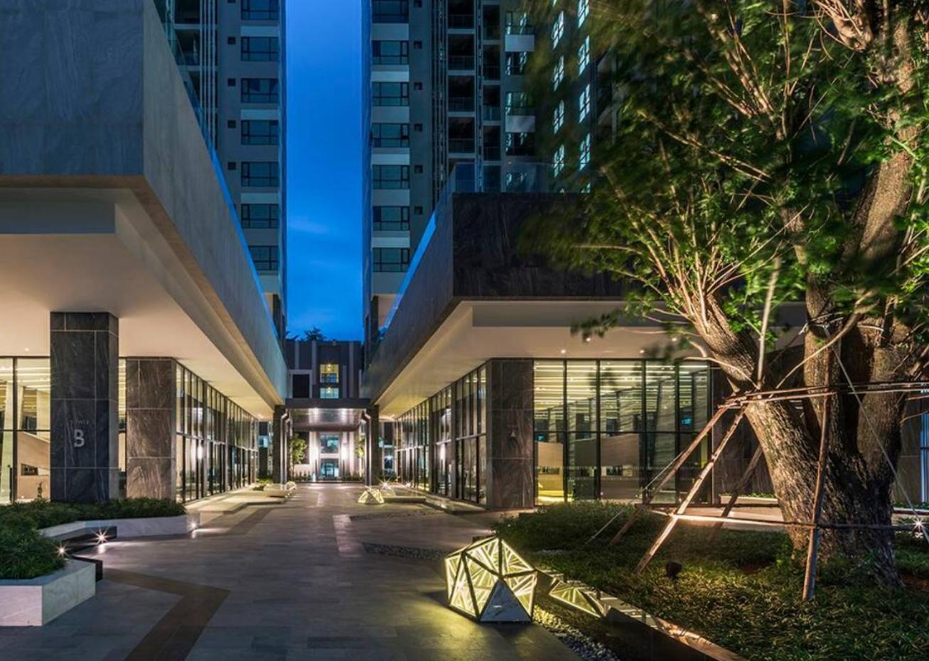 The Base Apartment Pattaya Ngoại thất bức ảnh